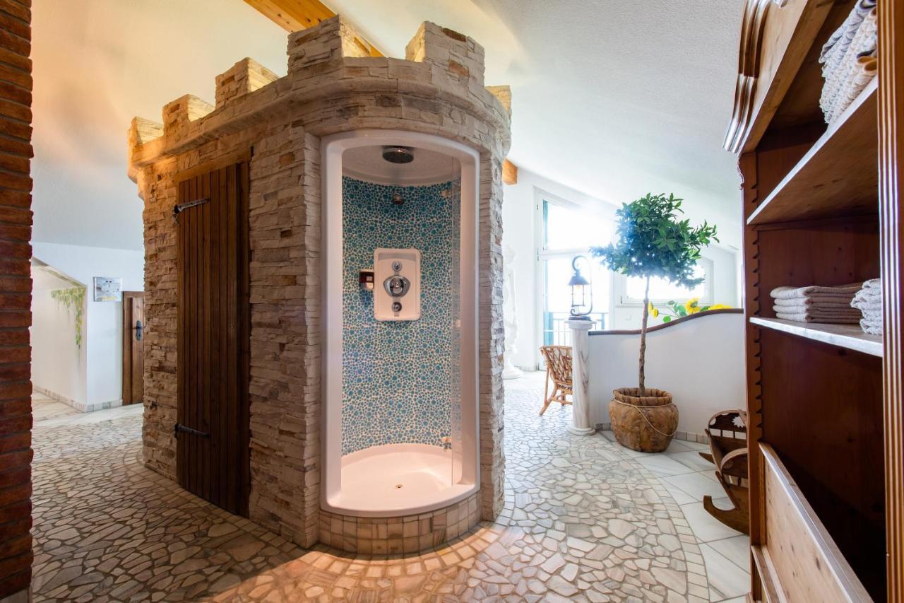 Hotel Irmgard Strass im Attergau エクステリア 写真