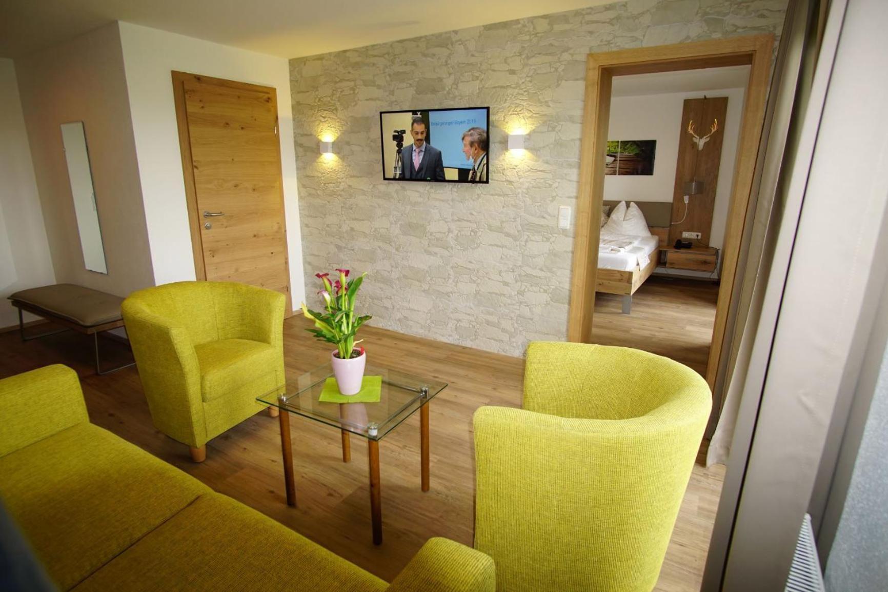 Hotel Irmgard Strass im Attergau エクステリア 写真