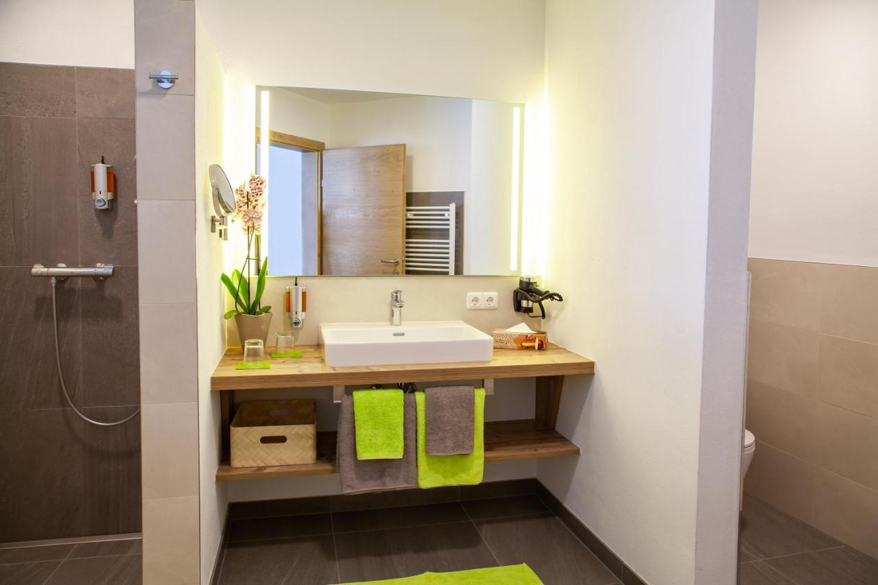 Hotel Irmgard Strass im Attergau エクステリア 写真