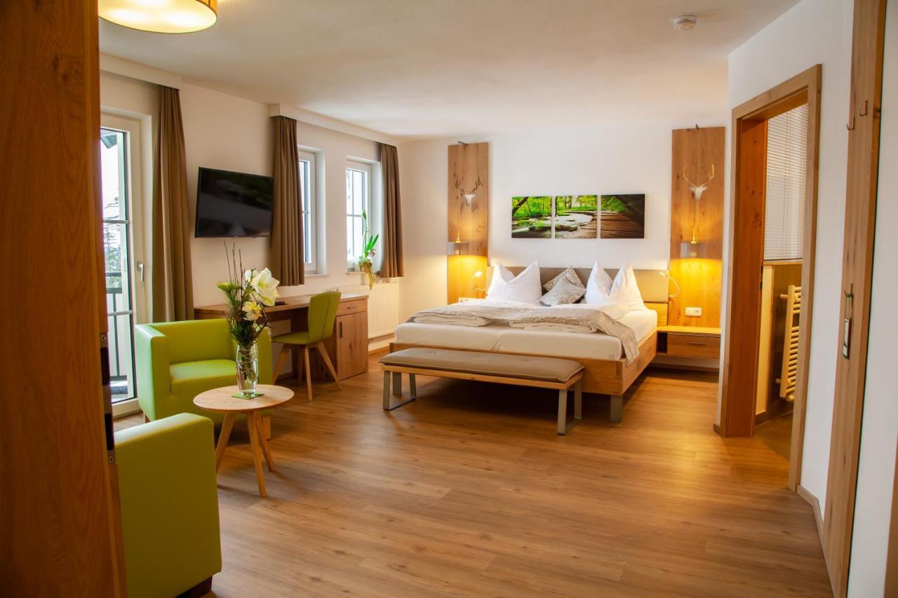 Hotel Irmgard Strass im Attergau エクステリア 写真